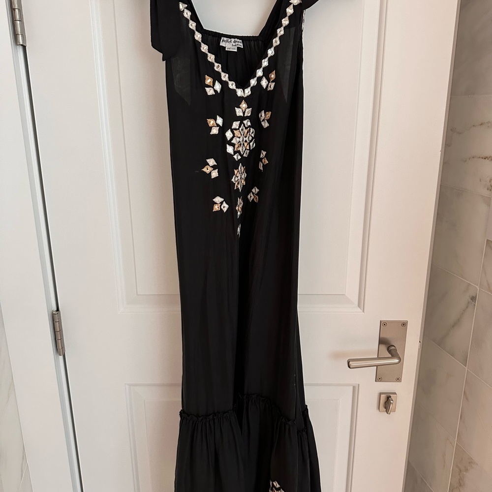 Juliet Dunn Black Dress with White Embroidery - Picture 2 of 7